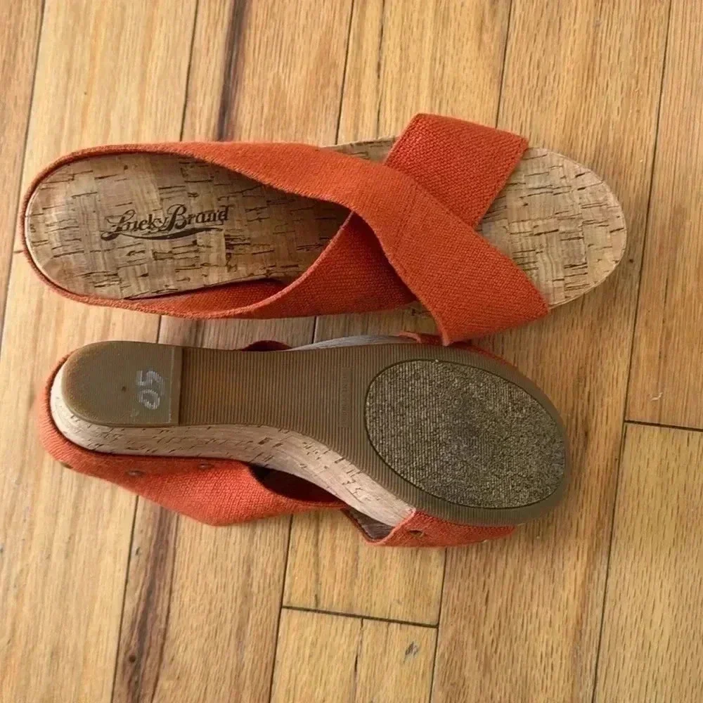 Lucky Brand women’s Miller 2 cork and Canvas wedge size 7.5